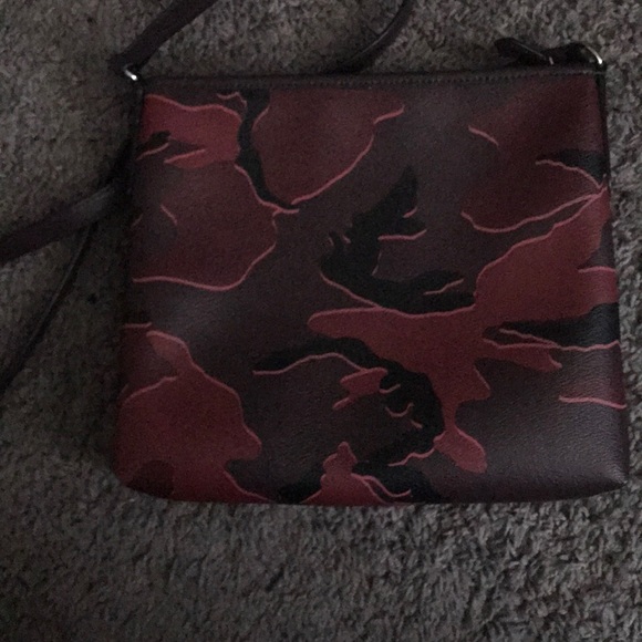 Red Camo Coach crossbody - Picture 4 of 8